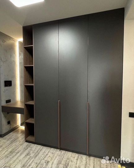 Шкаф распашной на заказ