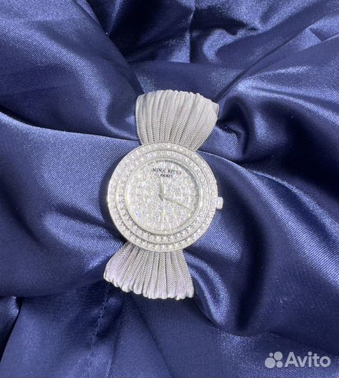 Nina ricci часы
