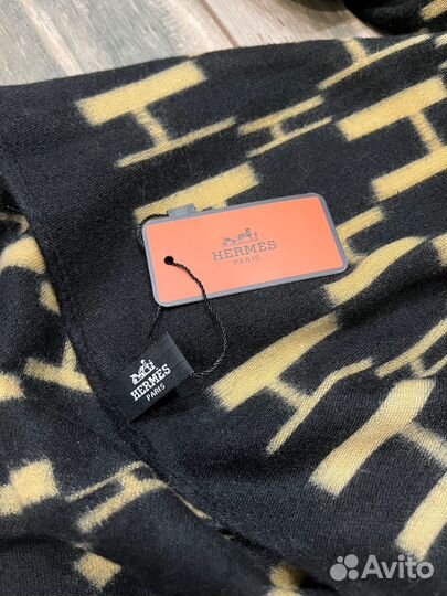Шерстяной платок Hermes черный с бежевым новый