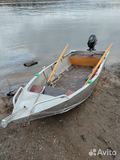 Лодка алюминиевая