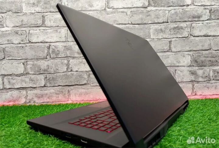 144Hz MSI i5-11400H / RTX 1650 / RAM 16 / SSD 256