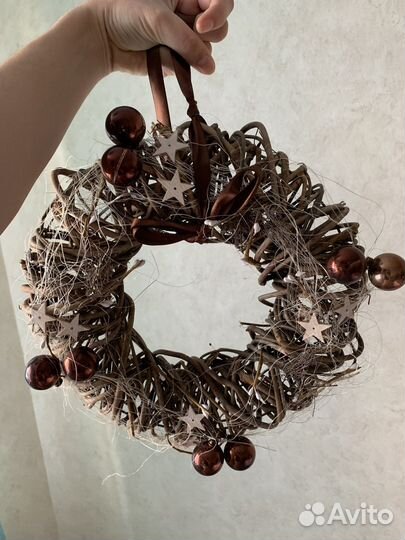 Венок праздничный из сухих веток
