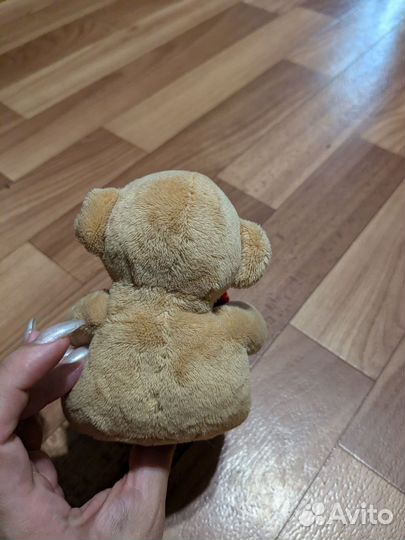 Маленькая игрушка