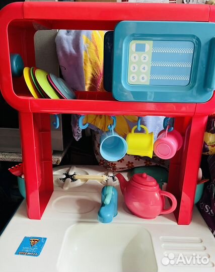 Детская игровая кухня с посудой и звуком elc