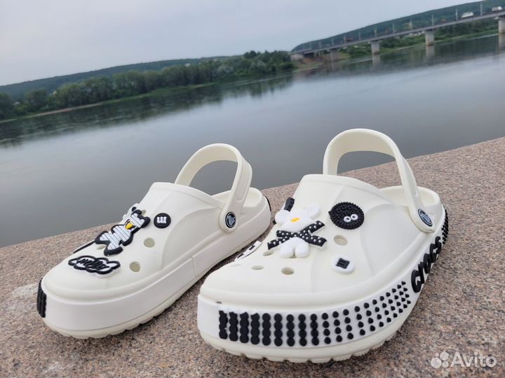 Crocs сабо яркие, мягкие унисекс