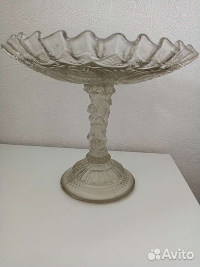 Старинная ваза для фруктов