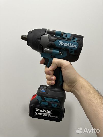 Гайковерт аккумуляторный 700 ньютон