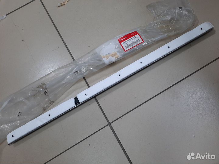 Уплотнитель стекла Honda Vigor 72335SL4003