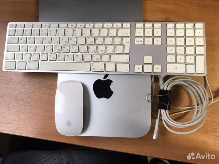 Mac mini A1347 (комплект с клавиатурой и мышью)