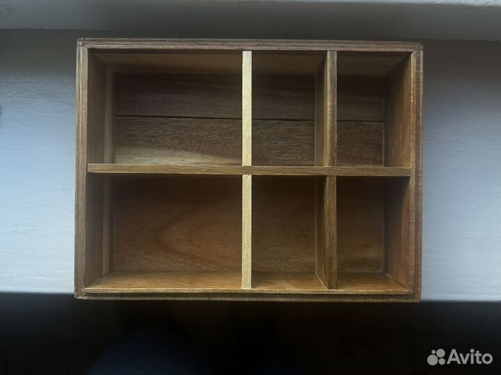 Деревянная шкатулка