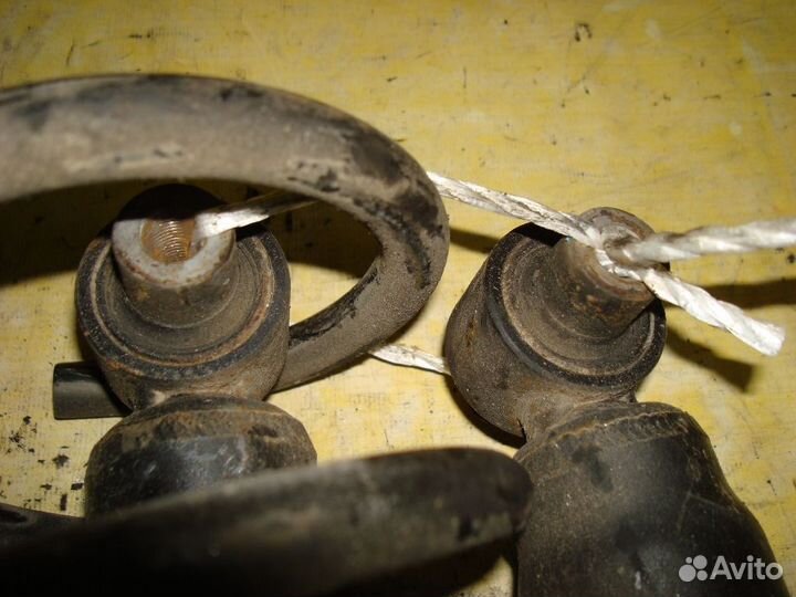 Амортизатор mazda mpv 2003 год