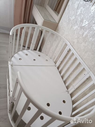 Детская кроватка с маятником круглая и овальная