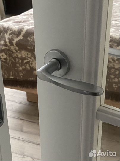 Двери межкомнатные с коробкой со стеклом