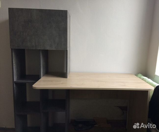 Детский письменный стол