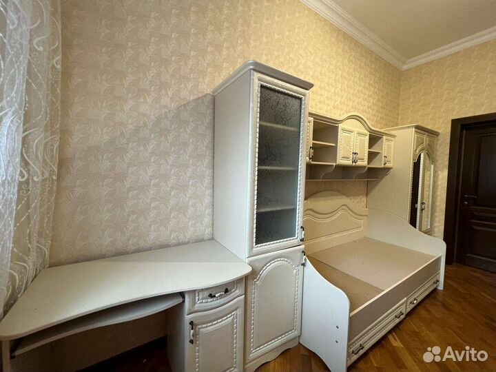 Спальный гарнитур в детскую бу