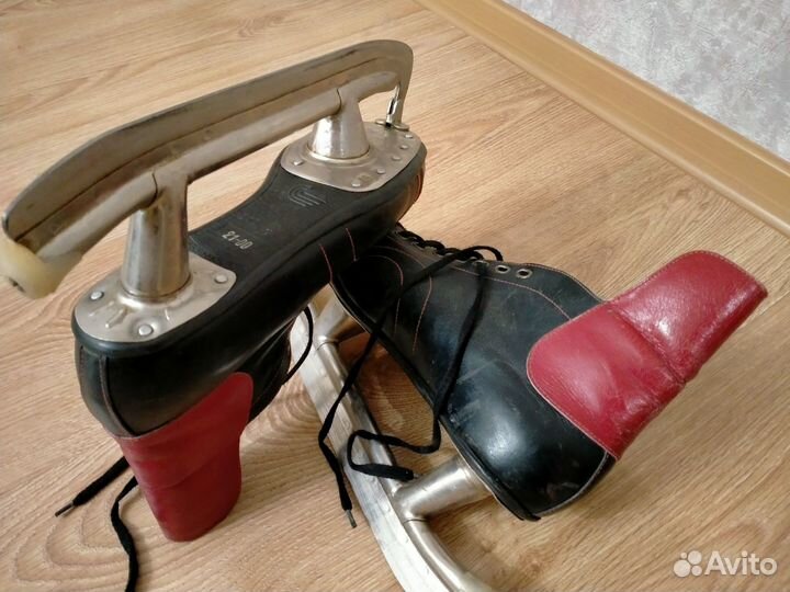 Коньки хоккейные 42 размер