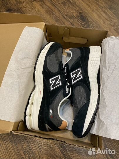 Кроссовки New Balance 2002R оригинал 43