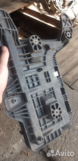 Площадка аккумулятора VAG