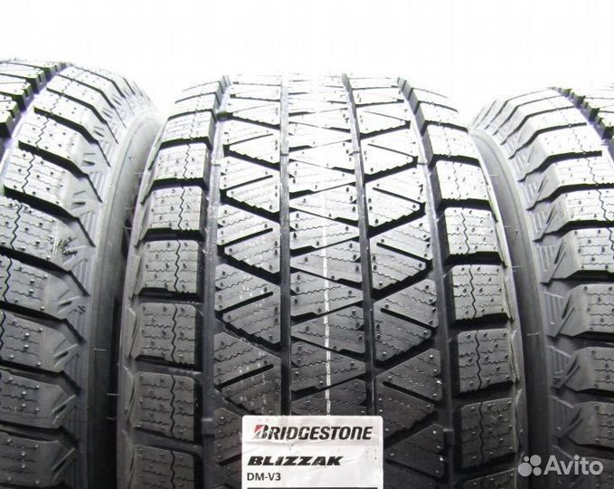 Bridgestone Blizzak DM-V3 215/65 R16 102S