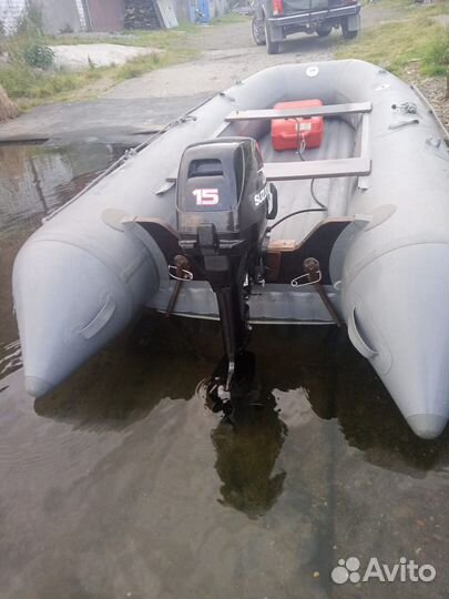 Лодка с мотором