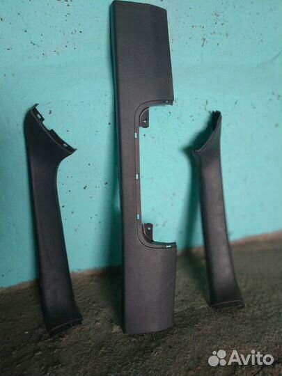 Накладки крышки багажника Субару-Легаси 98г