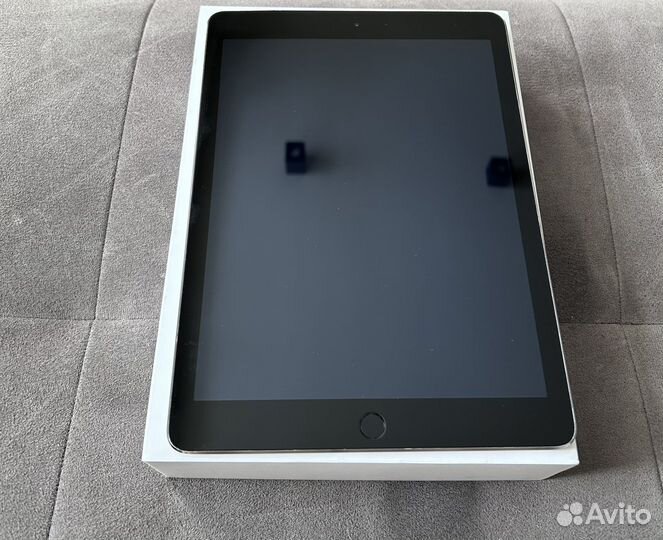 iPad pro 9.7 Wi-Fi + Cellular 32 Gb серый космос