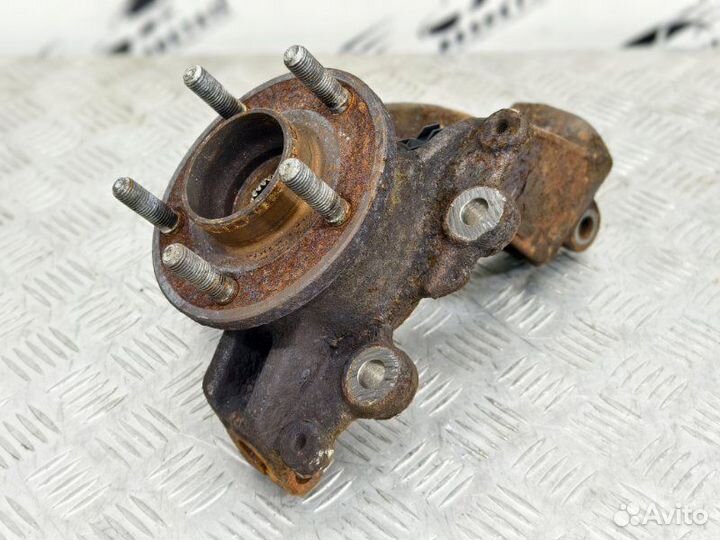 Кулак поворотный передний правый Ford Focus 3 1.6