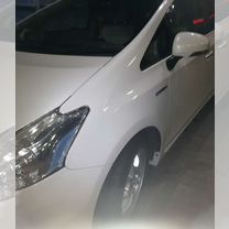 Toyota Prius Alpha 1.8 CVT, 2014, 44 000 км, с пробегом, цена 2 000 000 руб.