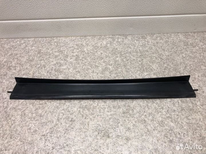 Накладка багажника задняя Mercedes-Benz E-Class