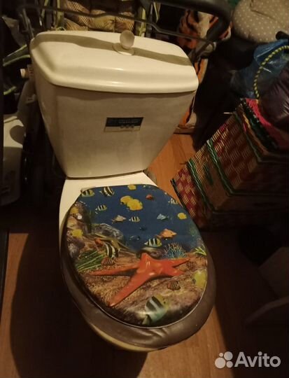 Унитаз с бачком