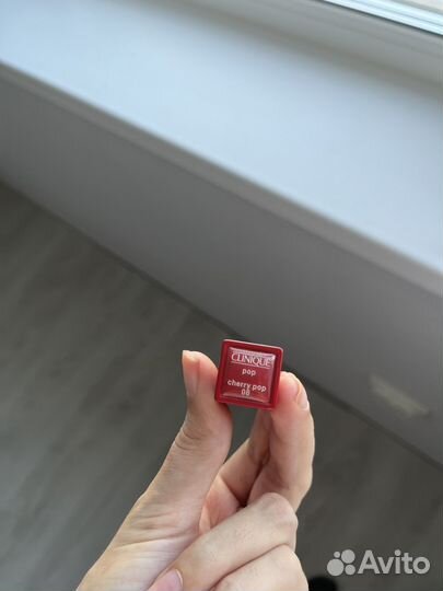 Clinique помада