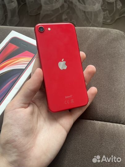 Телефон iPhone se 2020 64 gb
