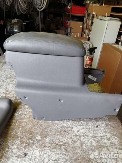 Запчасти на сидения lx470. Lc100