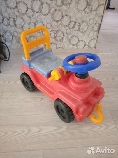 Машинка каталка Molto