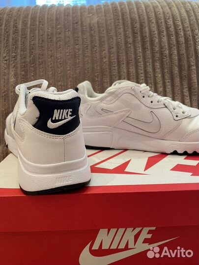 Кроссовки nike atsuma