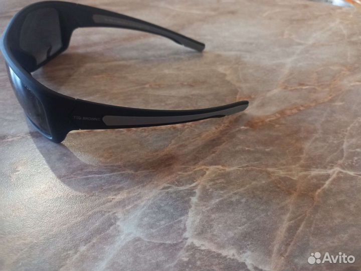 Солнечные очки мужские