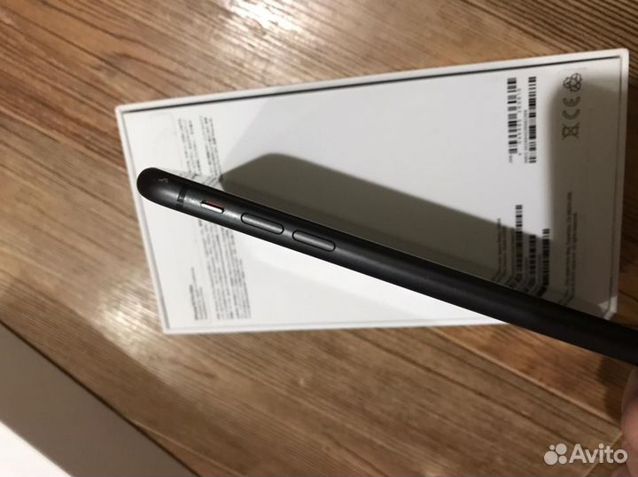 Телефон iPhone 11