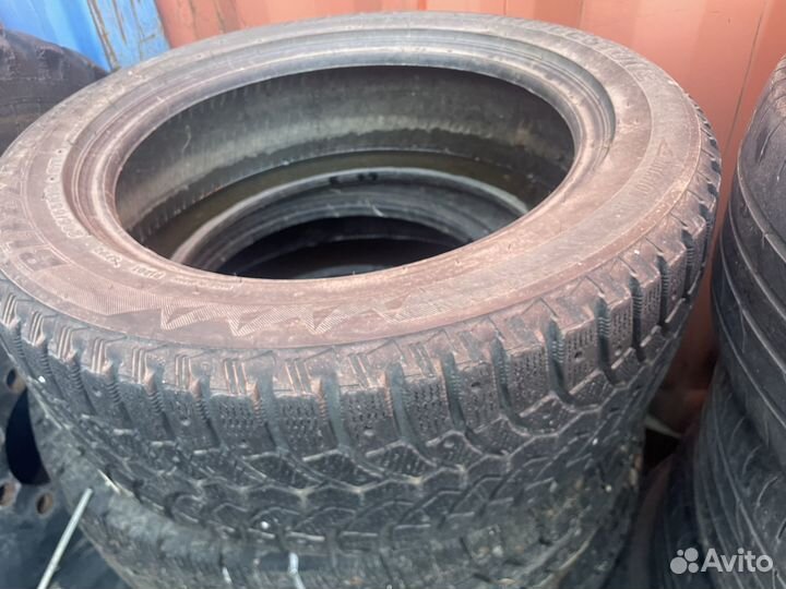 Bridgestone Blizzak Spike-01 205/55 R16 91T