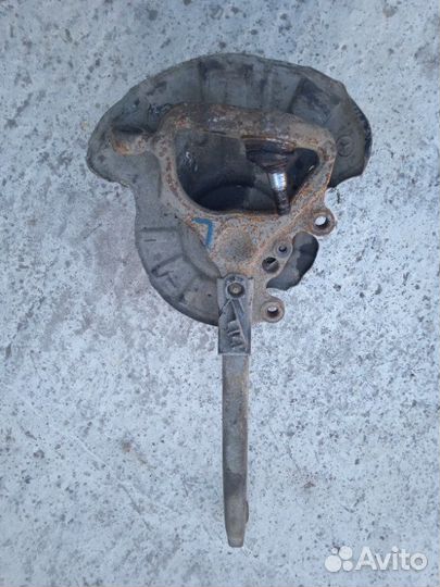 Ступица передняя левая Mercedes-Benz S W220 W220