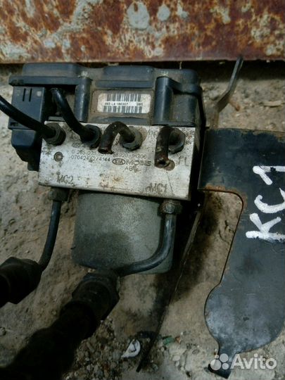 Блок ABS насос абс Kia Ceed 589201H300