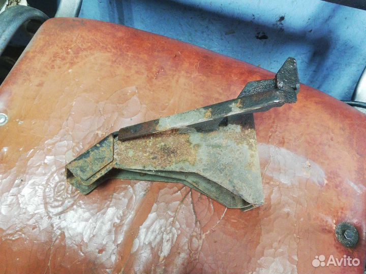 Кронштейн двигателя Нива Шевроле