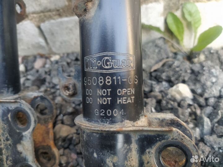 Стойки перед.тойота