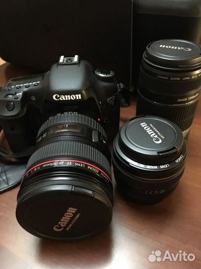 Зеркальный фотоаппарат Canon EOS 7D