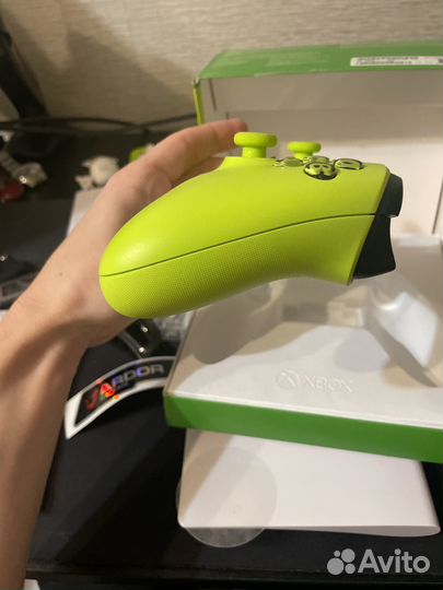 Геймпад xbox series electric volt