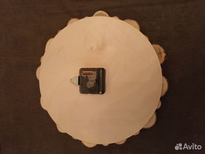 Часы настенные из спилов можжевельника