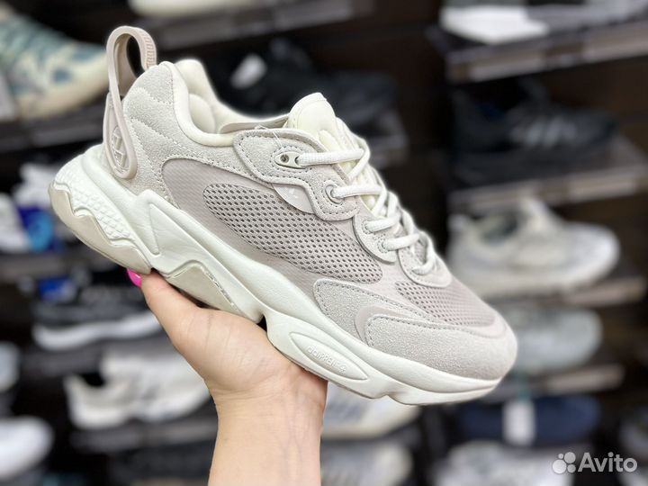 Кроссовки Adidas ozweego