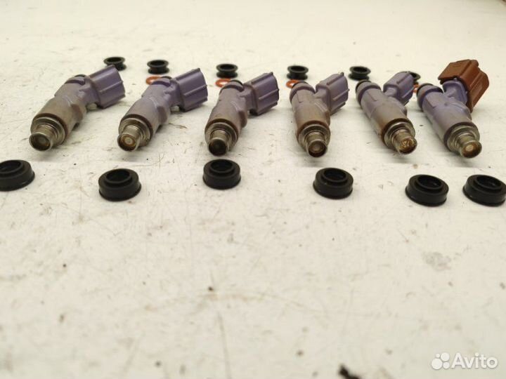 Форсунка топливная Toyota Altezza GXE10 1GFE