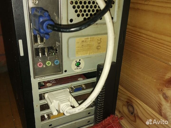 Монитор, системный блок и колонки