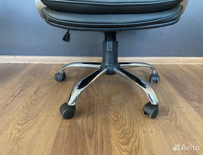 Кресло для офиса новое