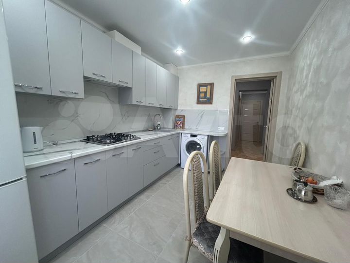 3-к. квартира, 100 м², 2/6 эт.